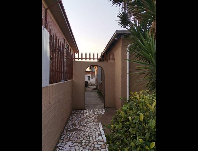 3 BEDROOM HOUSE FOR SALE IN FOREST HILL